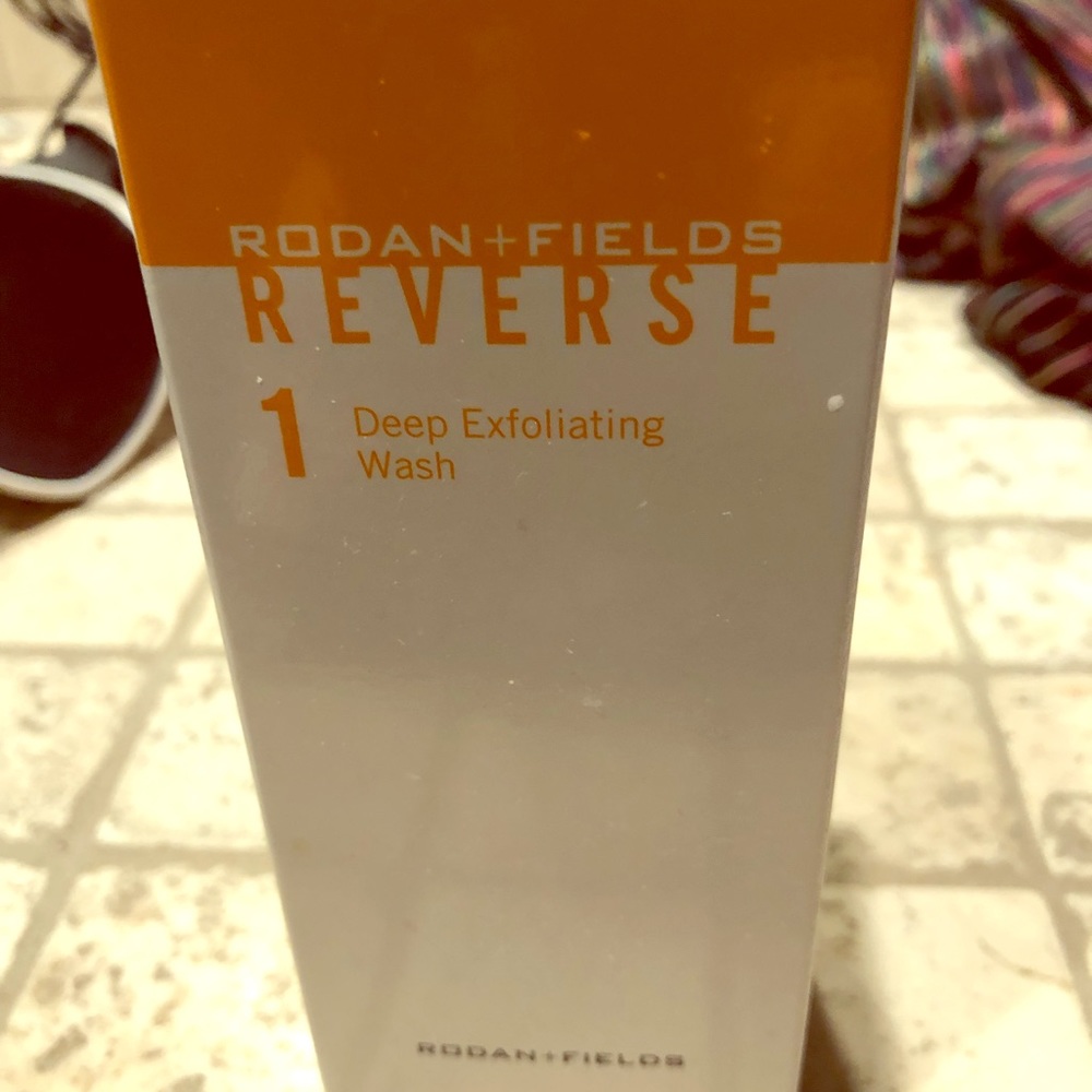 Reverse Deep Exfoliating Wash